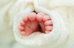 newborn-toes-1966491_640
